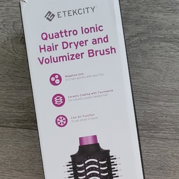 Quattro Ionic Hair Dryer & Volumizer Brush - Picture 1 of 4